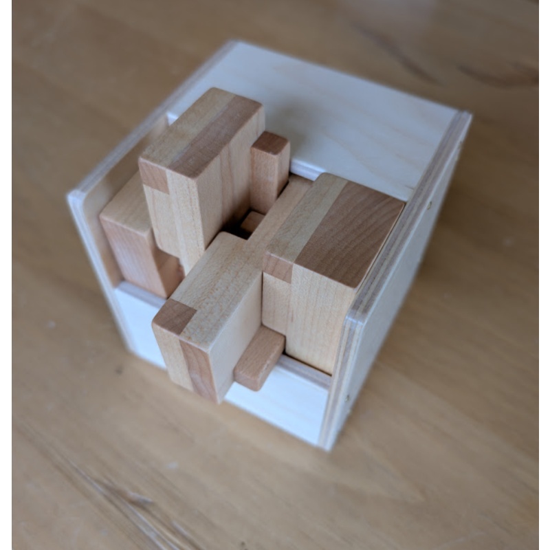 4L Bin by Goh Pit Khiam / Tom Lensch