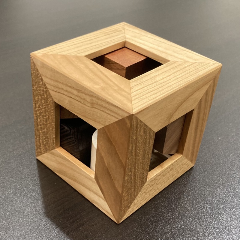 Who Filled the Sorter Cube? Pelikan / Latussek