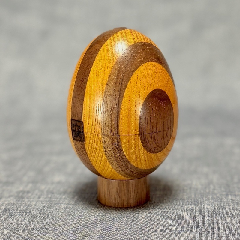 Egg (2 Compartments) by Akio Kamei