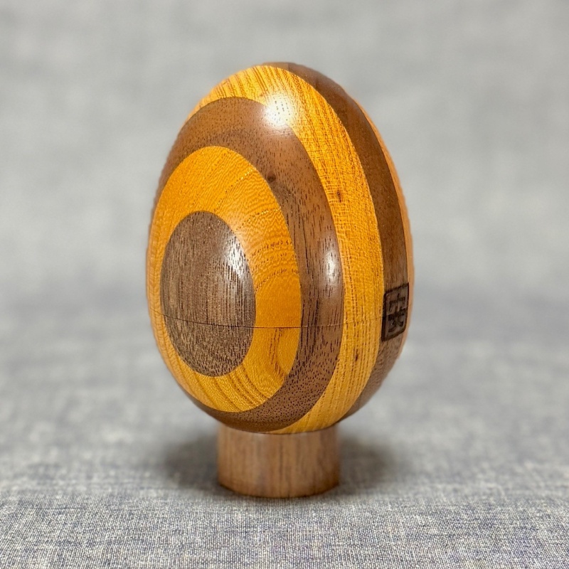 Egg (2 Compartments) by Akio Kamei