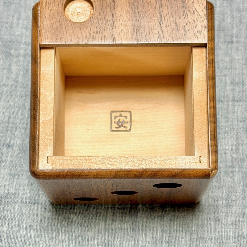 Dice (P-9-3) (1997) by Akio Kamei