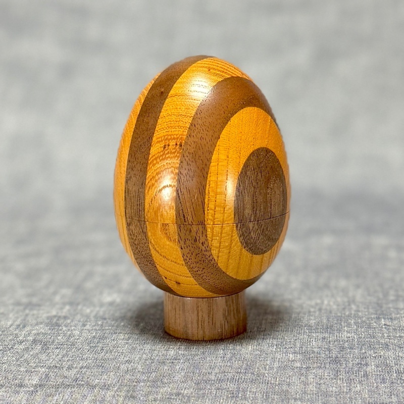 Egg (2 Compartments) by Akio Kamei