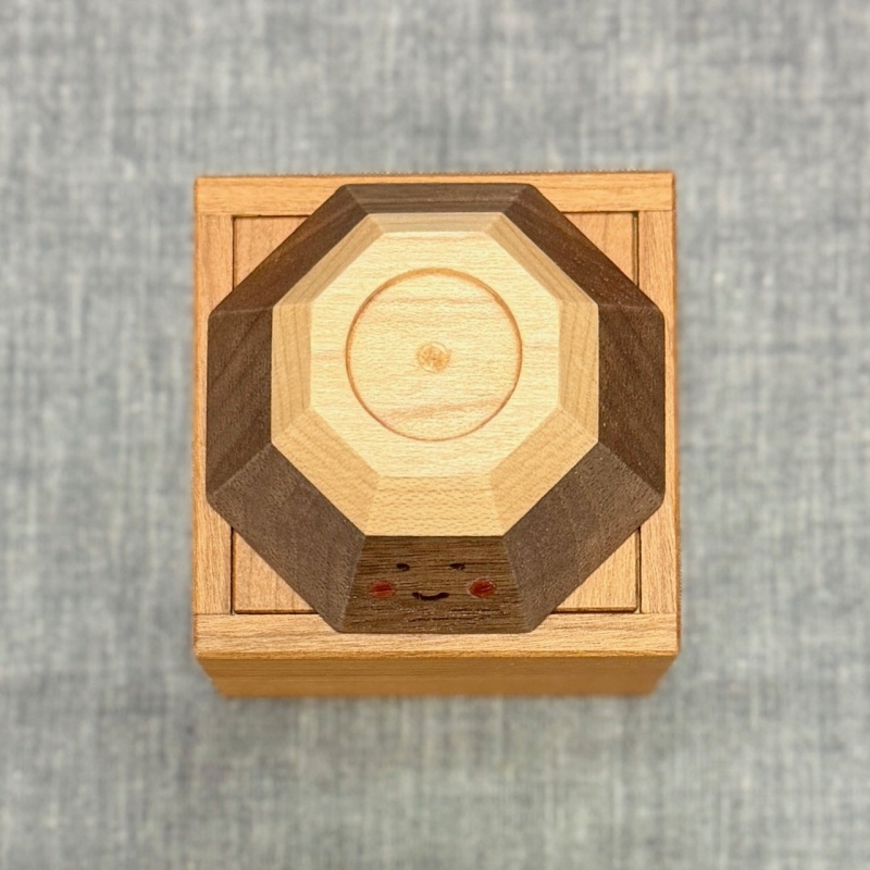 Upside down Fuji Box by Daiki Arimura KCG