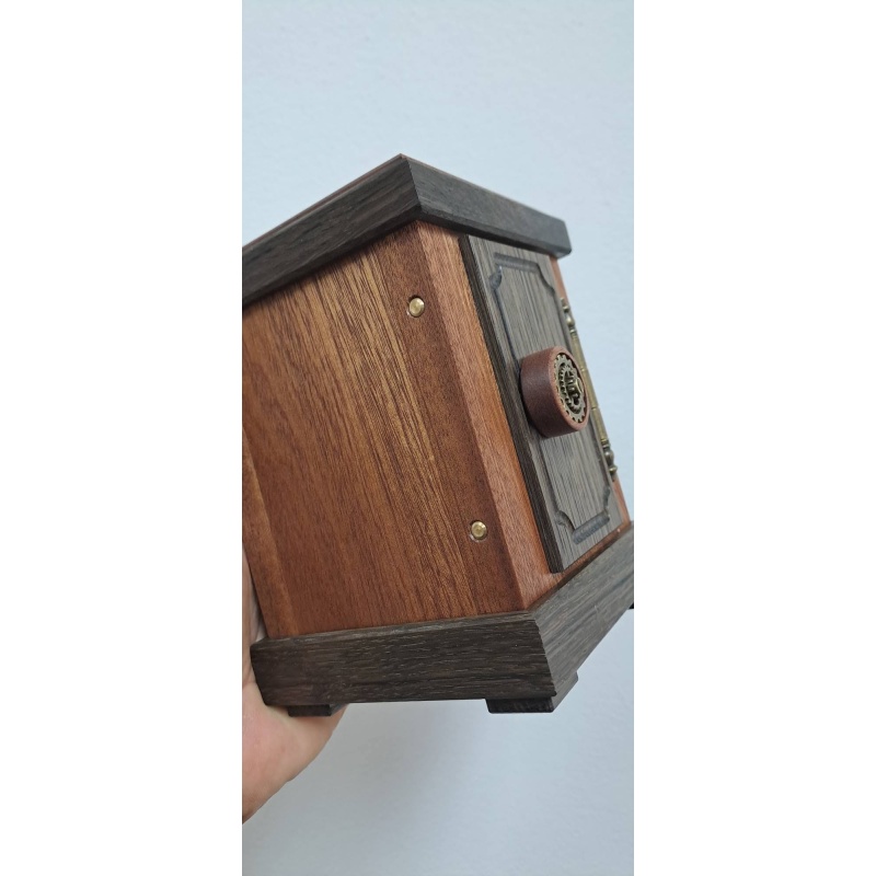 Safe 1 - Limited edition - Subfosil Oak