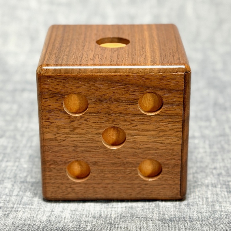 Dice (P-9-3) (1997) by Akio Kamei