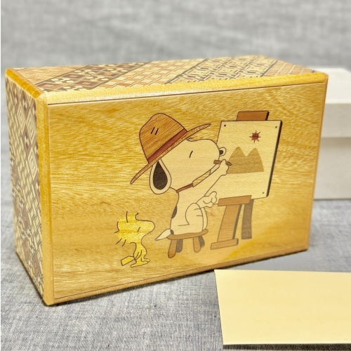 SNOOPY Secret Box Collaboration Karakuri Box