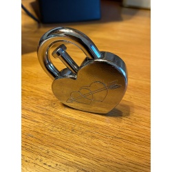 Love lock and Chinese lock