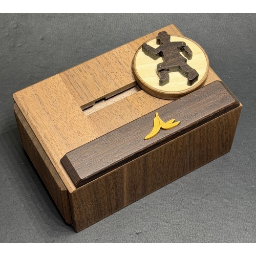 Banana by Osamu Kasho (Karakuri Idea Contest)