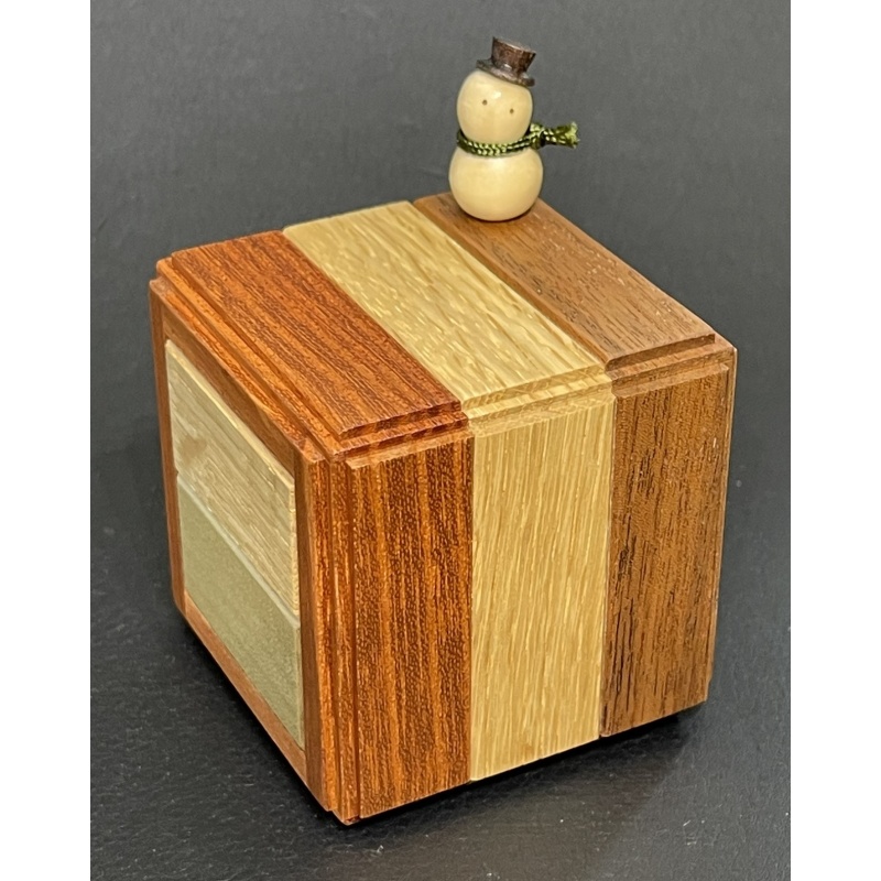 Bara-Bara Box with Snowman by Osamu Kasho (Karakuri) - RARE