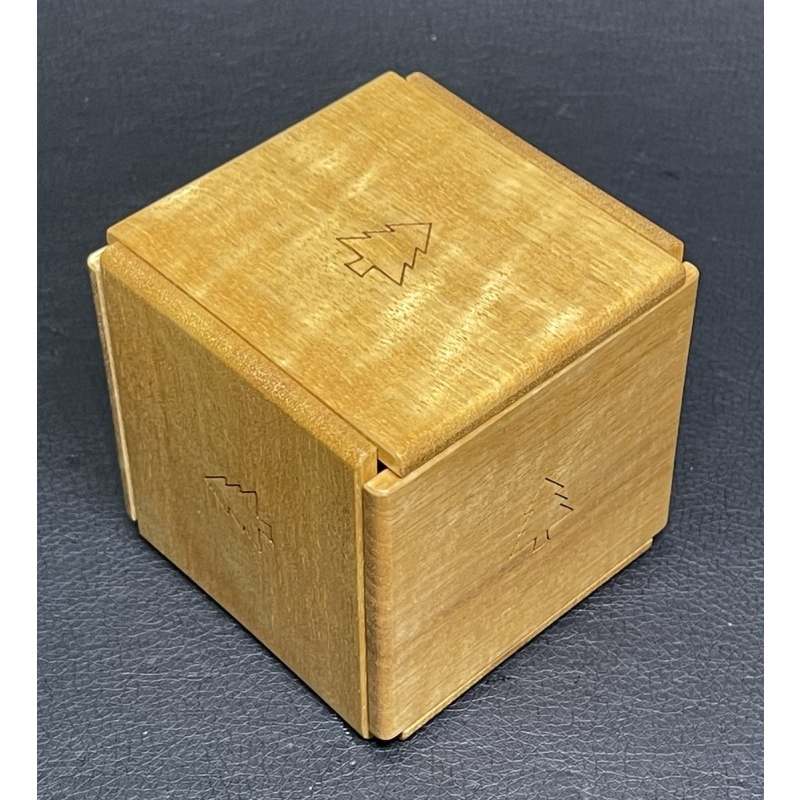 Box With 5 Trees by Hiroshi Iwahara