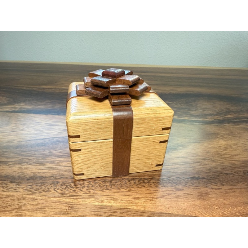 Box with a Ribbon - Akio Kamei