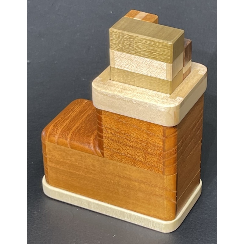 Christmas Boots by Yasuaki Kikuchi (Karakuri)