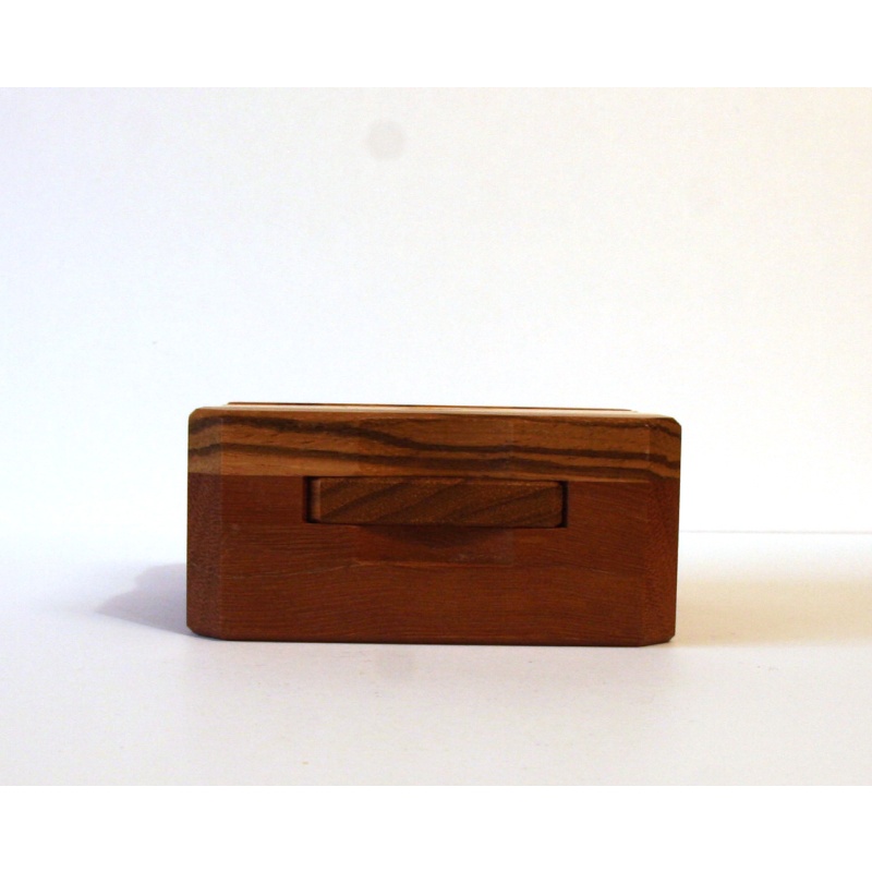 Juno - Club Case (2017)