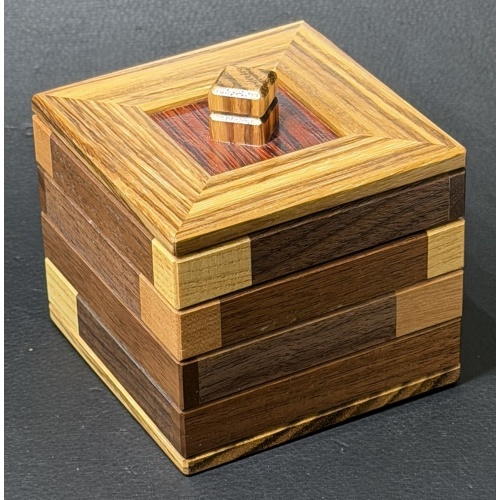 Covered Chimney by Hiroshi Iwahara (Karakuri Christmas Gift 2006)