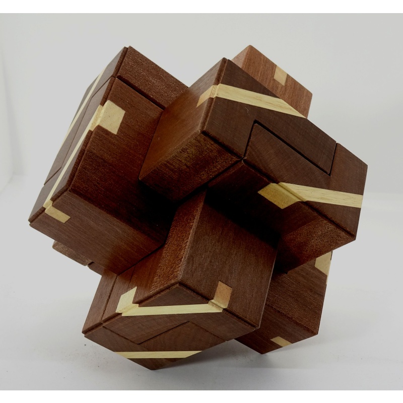 L Burr designed by Juno made by Mr Puzzle