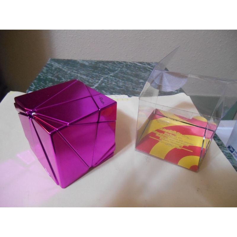 Pitcher Insanity Cube, metallized pink, mfg Calvin.