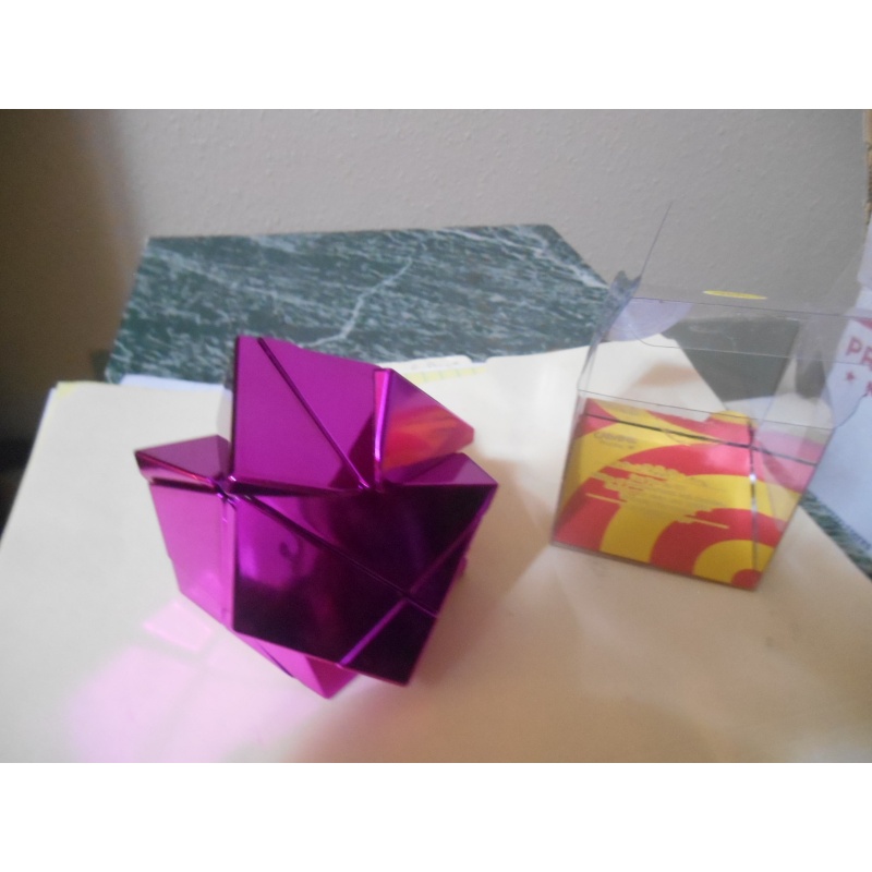 Pitcher Insanity Cube, metallized pink, mfg Calvin.