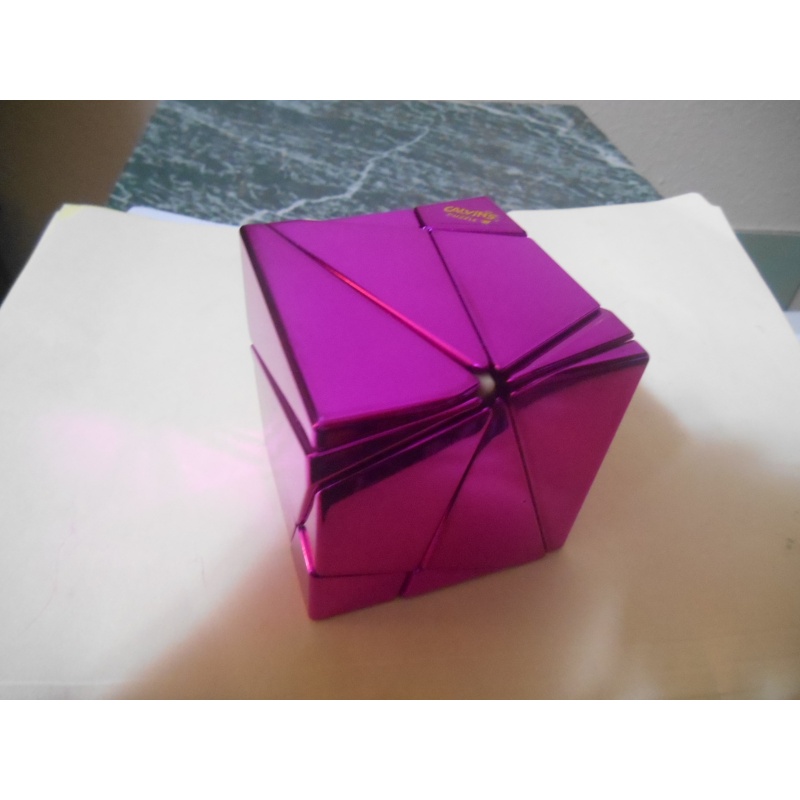 Pitcher Insanity Cube, metallized pink, mfg Calvin.