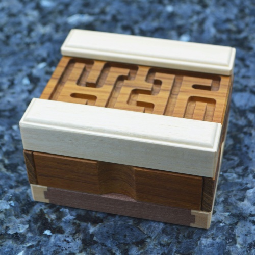 Meanders Box (172 step version) by Juno