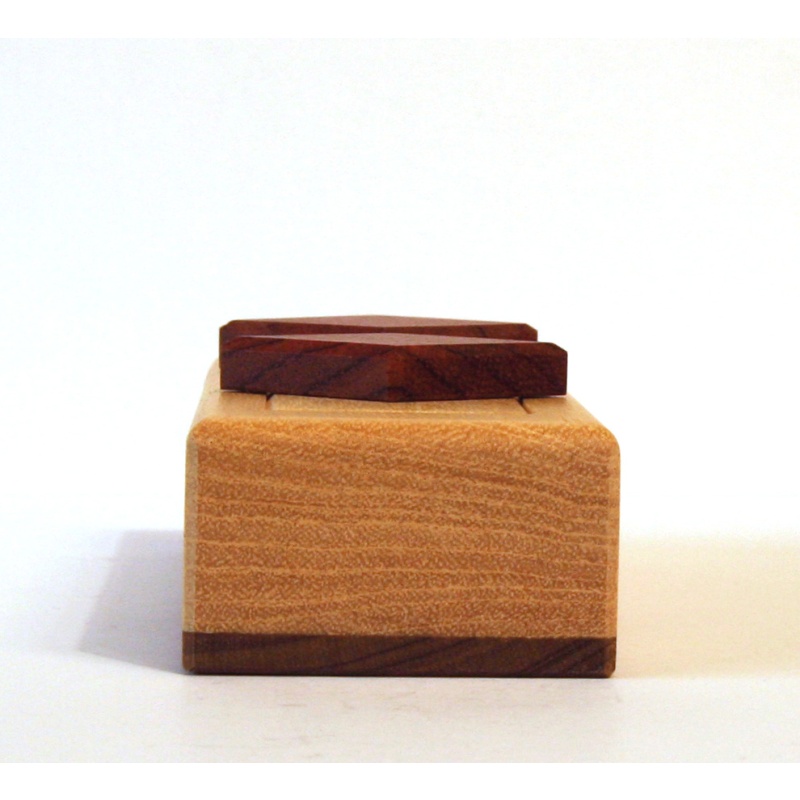 Juno - Diamond Case (2017)