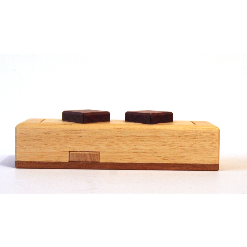 Juno - Diamond Case (2017)