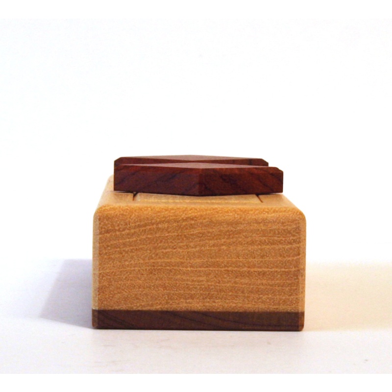 Juno - Diamond Case (2017)