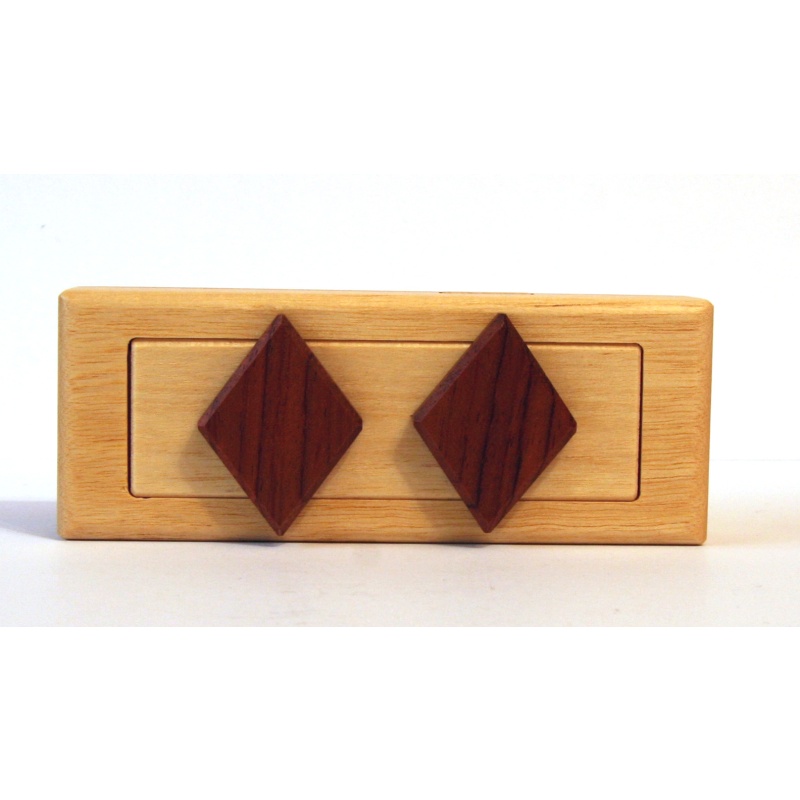 Juno - Diamond Case (2017)