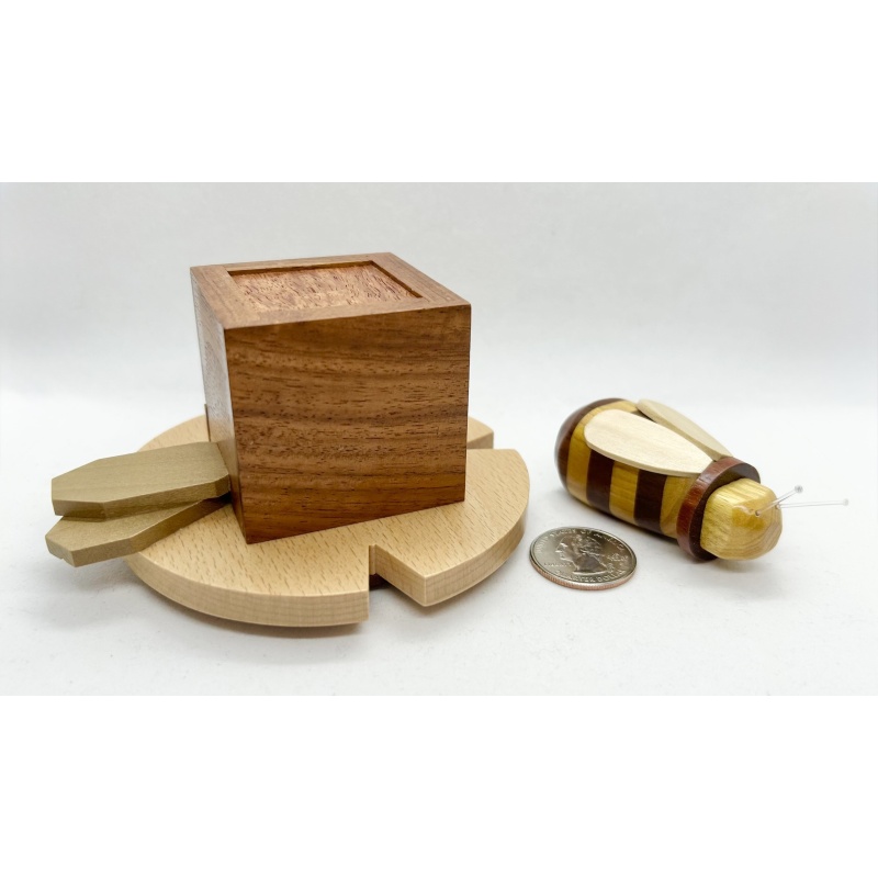 Honeybee (2009) - Haroyuki Oka (Karakuri)