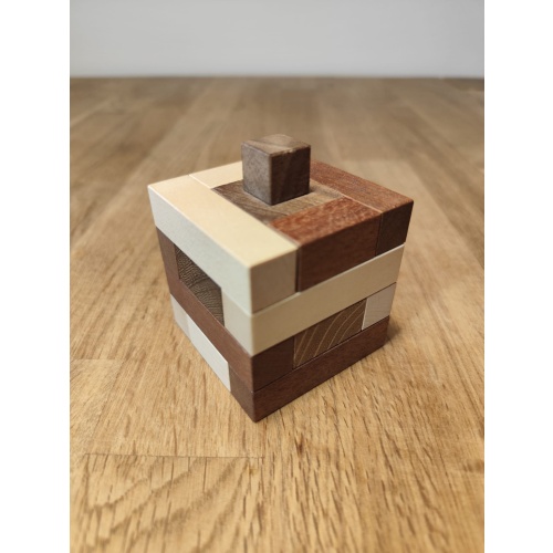 Rotacube - Lucie Pauwels made by Pelikan