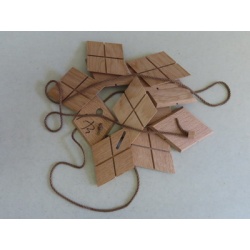 stringwrapped rhombic dodecahedron box