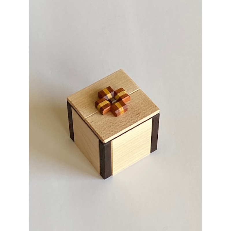 The Reversible Puzzle Box by Shou Sugimoto