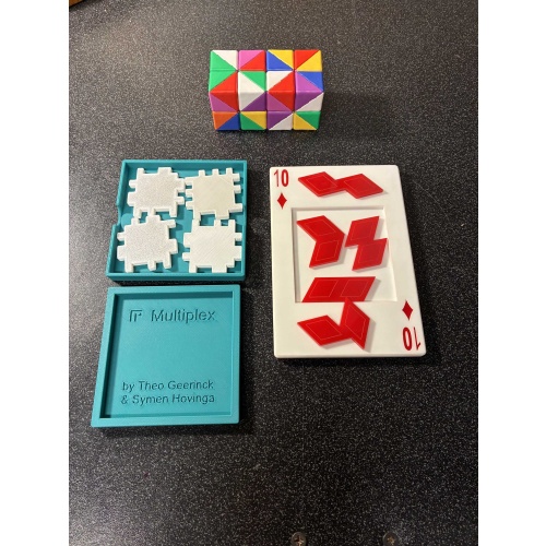 1 Lot Of 3 Puzzles