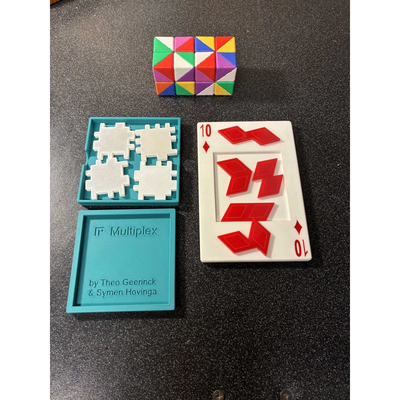 1 Lot Of 3 Puzzles