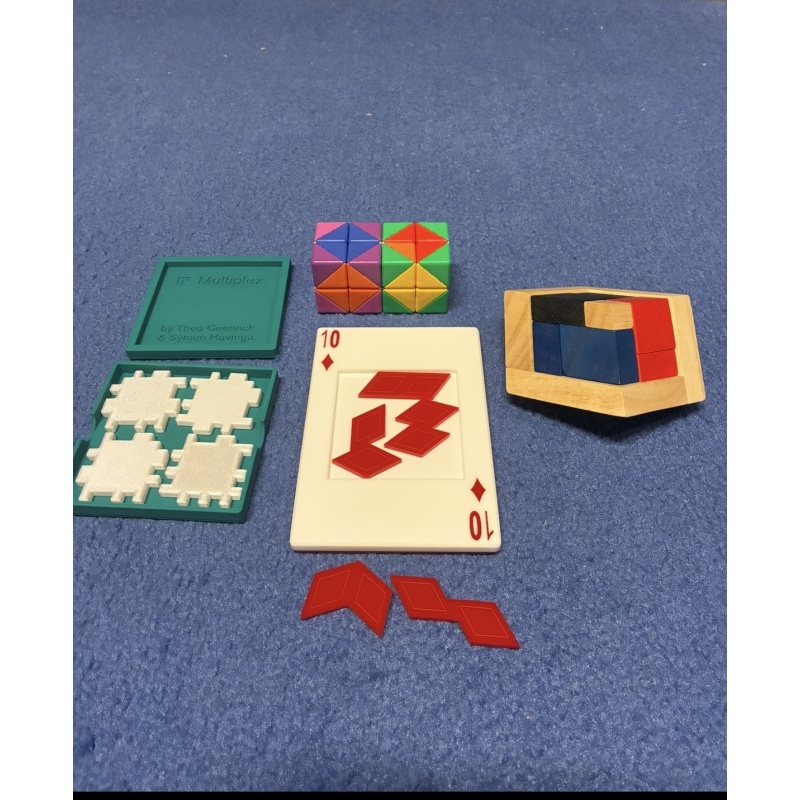 1 Lot Of 4 Puzzles