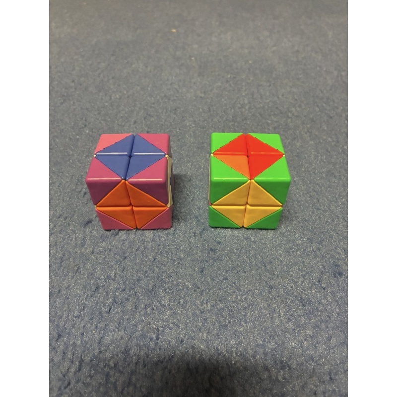 1 Lot Of 4 Puzzles