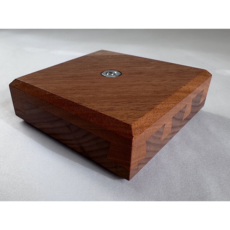 DoveTangle by Perry McDaniel & Norman Sandfield