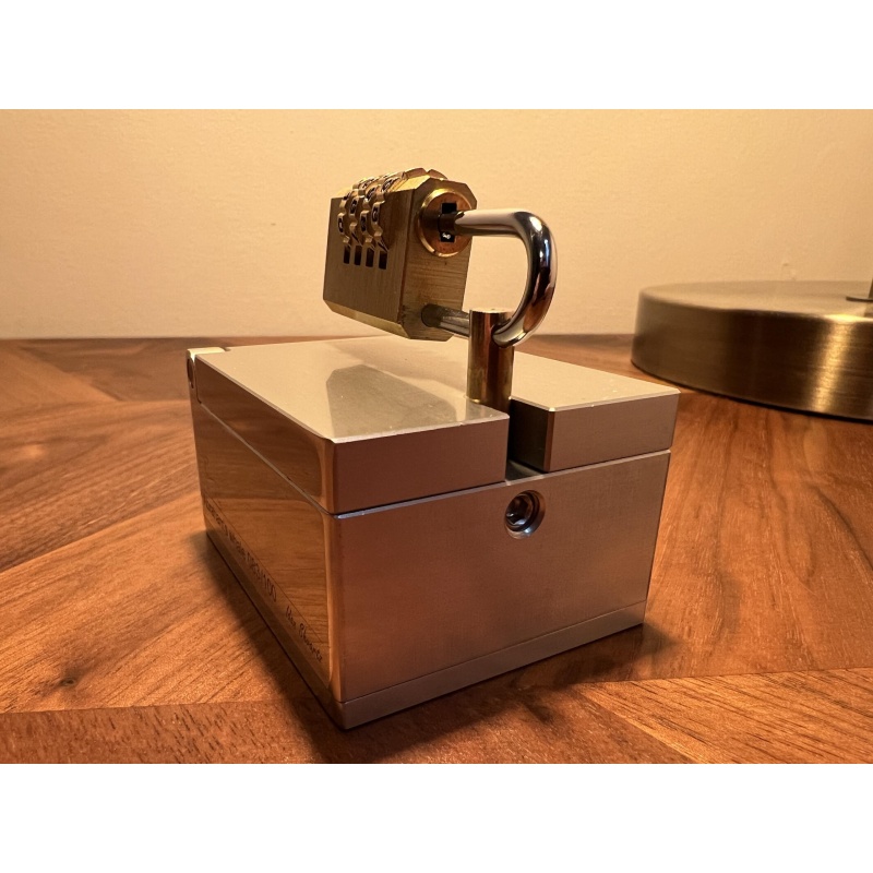 Abrahams Whale (by Idan Shvartz)