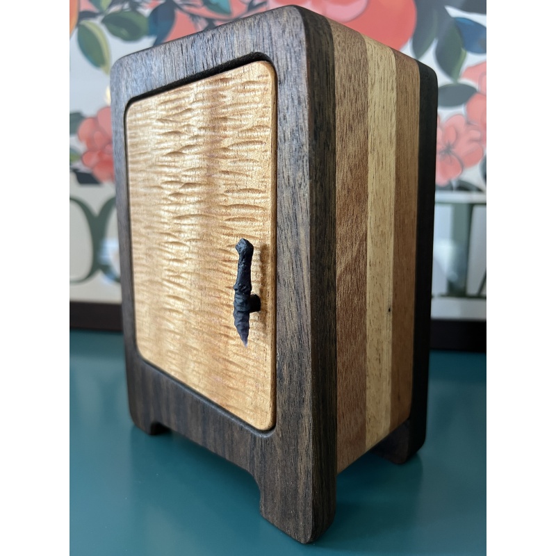 Olegs Wardrobe (by Dee Dixon / DEDwood Crafts)