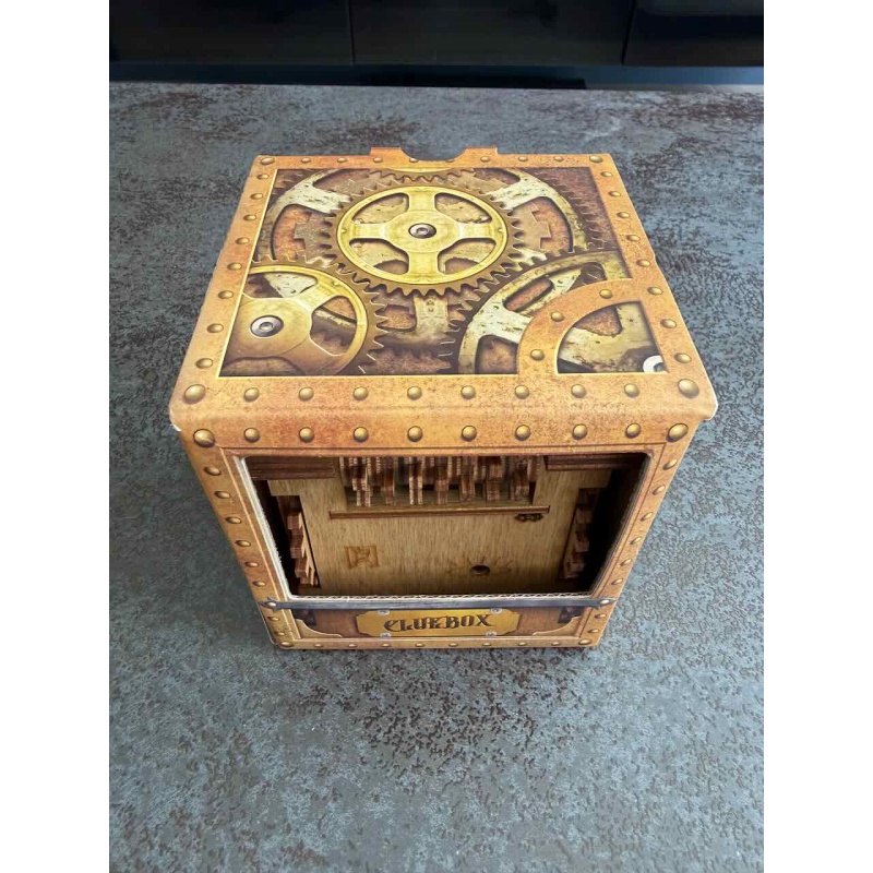 Cluebox – Schrödinger's Cat