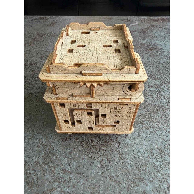 Orbital Box (Escape Welt)