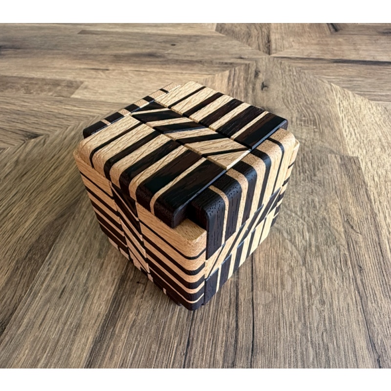 Bars Box III by Hideaki Kawashima