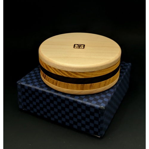 Pile of Disks 3 by Akio Kamei