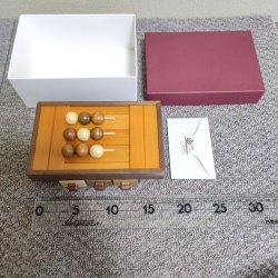 "Three color DANGO" Karakuri Box Hiroshi Iwahara