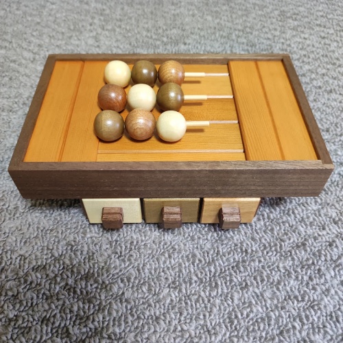 "Three color DANGO" Karakuri Box Hiroshi Iwahara