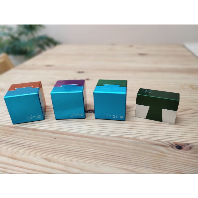 Dovetail Cubes and Dovetail T by Wil Strijbos