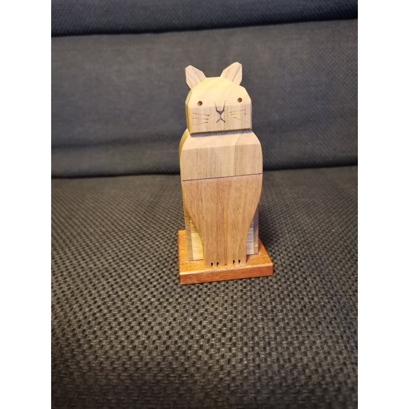 Silent Cat - karakuri puzzle box by Kakuda