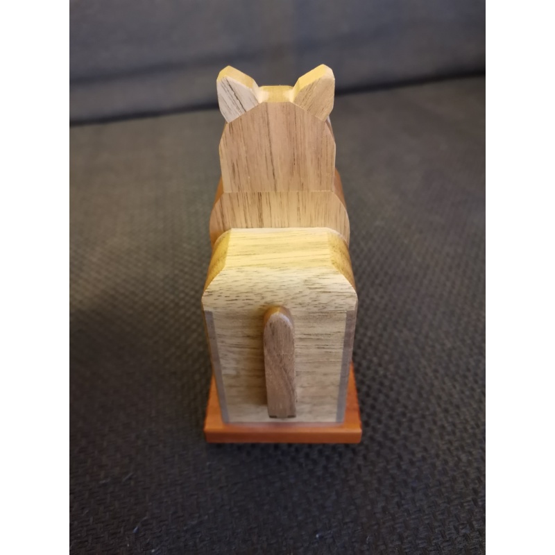 Silent Cat - karakuri puzzle box by Kakuda