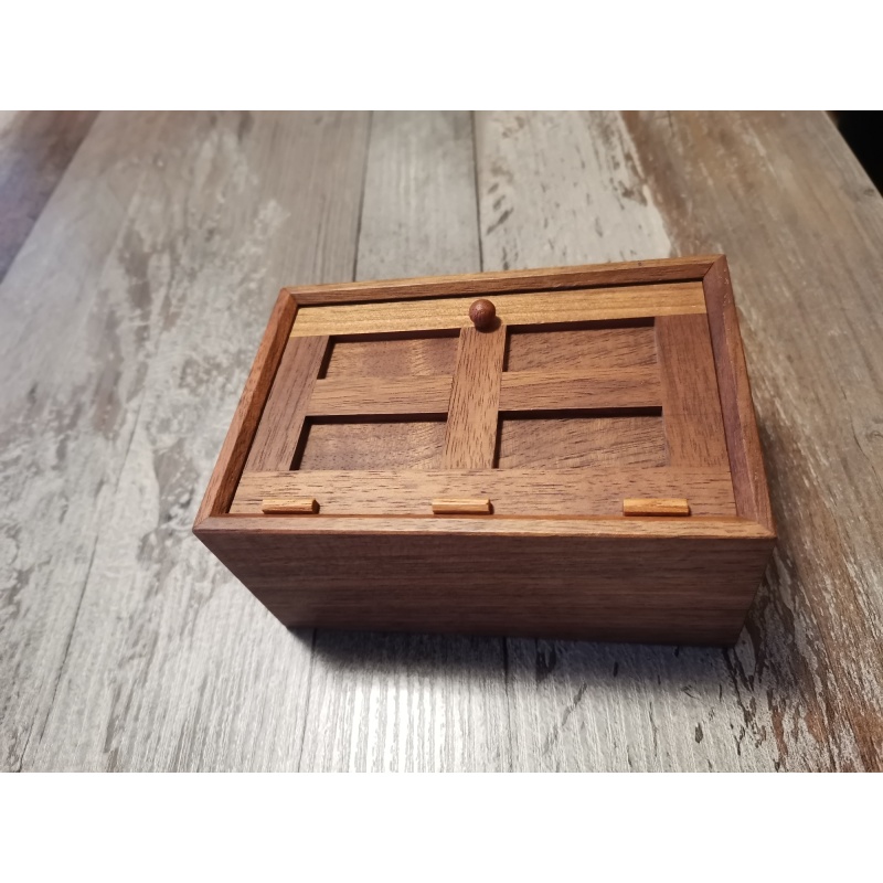 Karakuri Box - Door