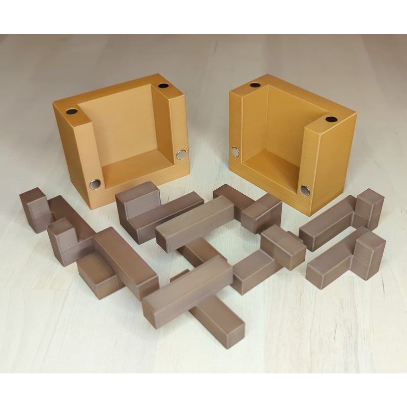 Broken Box, by Lucie Pauwels