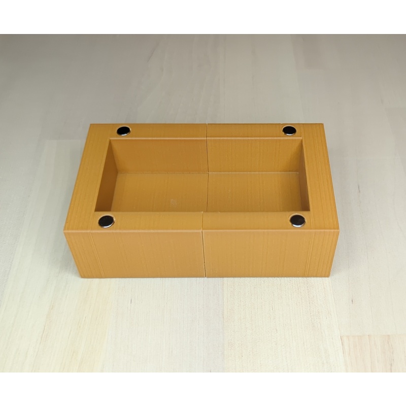 Broken Box, by Lucie Pauwels